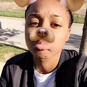 Meet your Posher, Mia